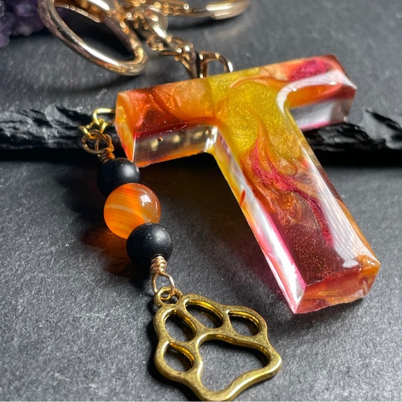 Carnelian And Onyx Custom Resin Letter “T” Keychain with Paw Charm - Picture 6 of 12